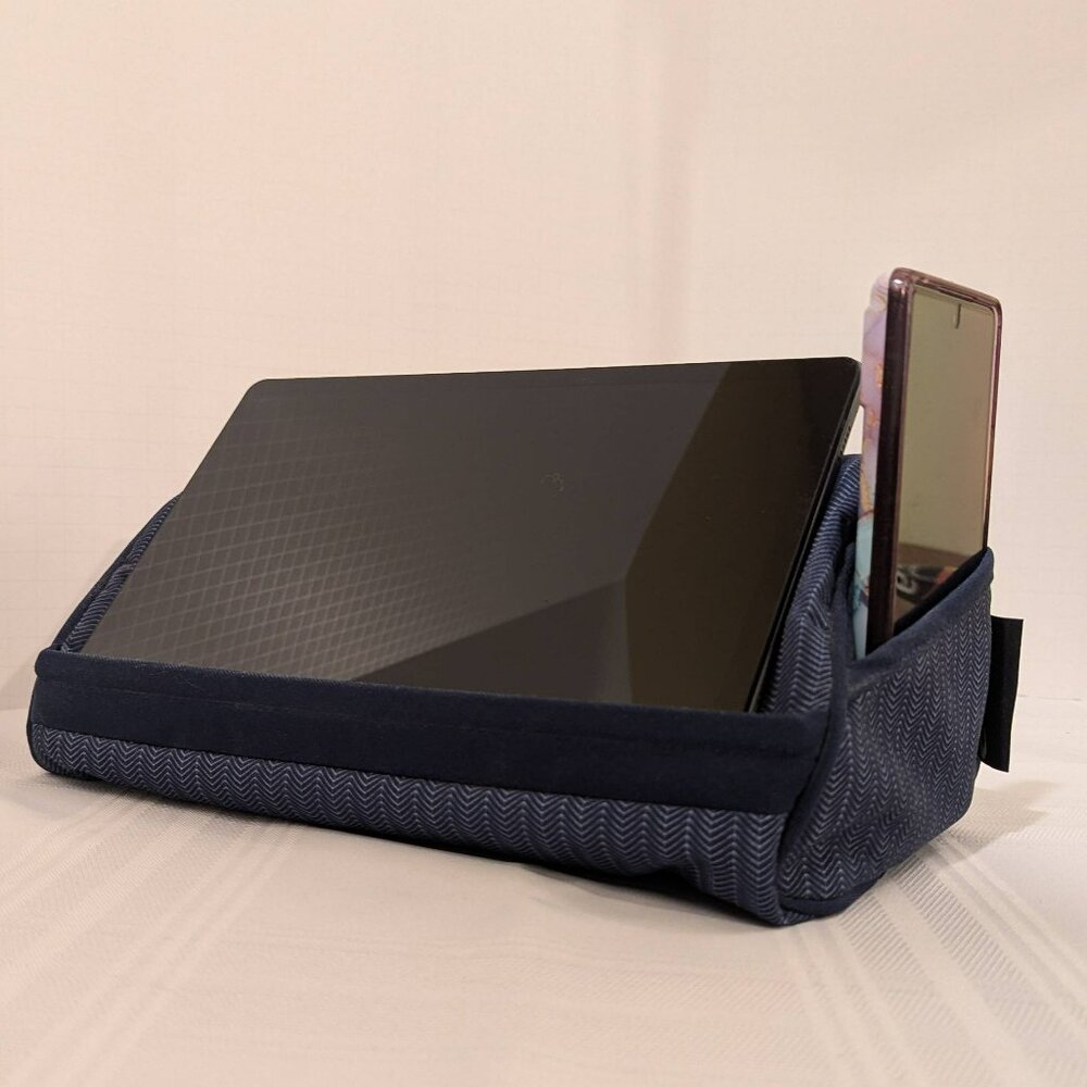 Lapgear tablet & phone rest pillow